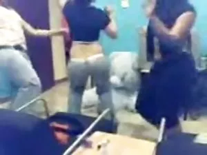 ცხელი რასებს შორის b ...