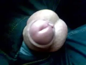 Shy ქერა fucks in an ...